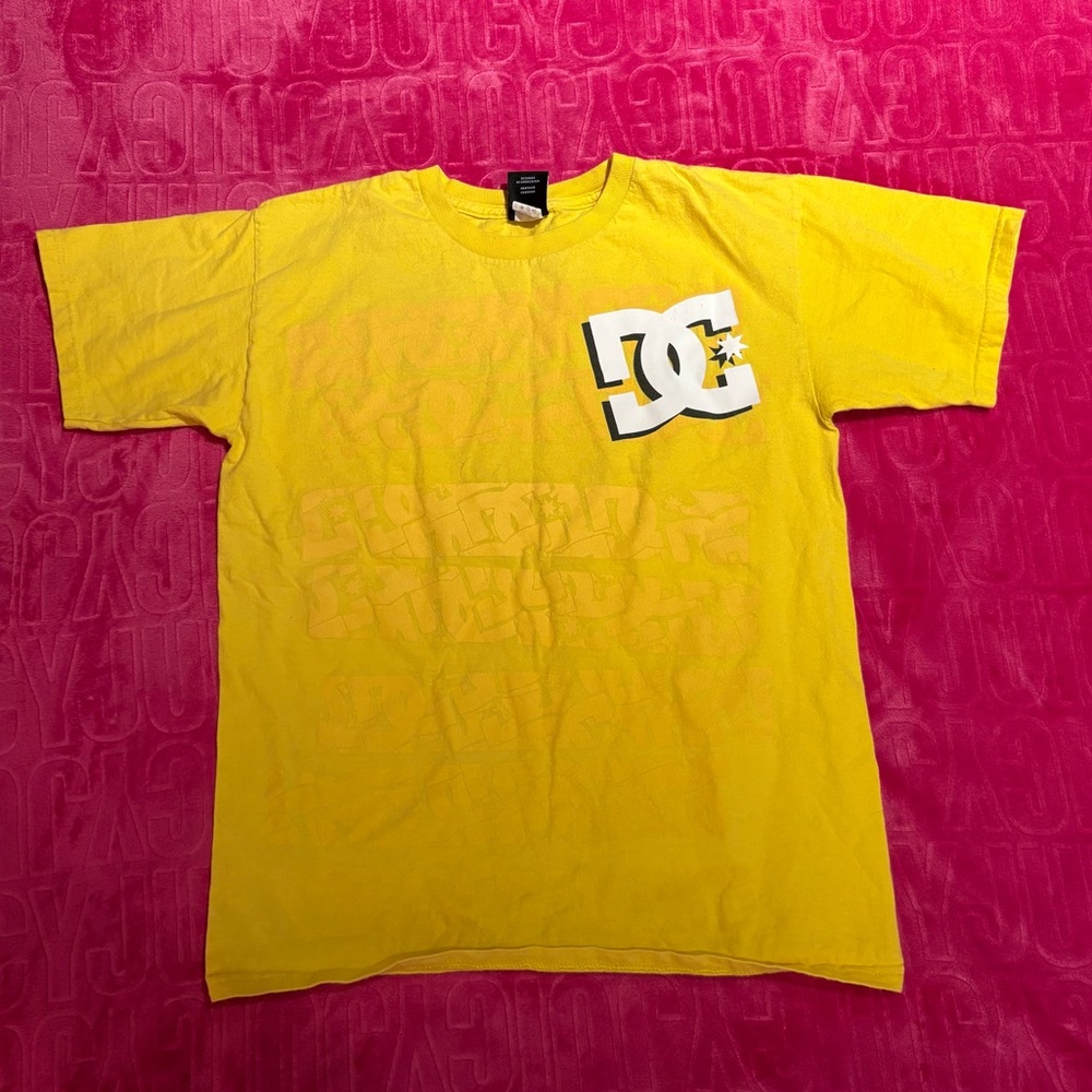 Vintage DC Shoes Graphic Tee – Yellow